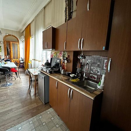 Hostel Four Season Tbilisi Zewnętrze zdjęcie