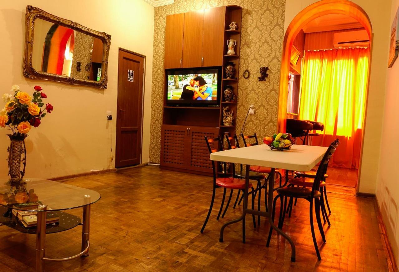 Hostel Four Season Tbilisi Zewnętrze zdjęcie