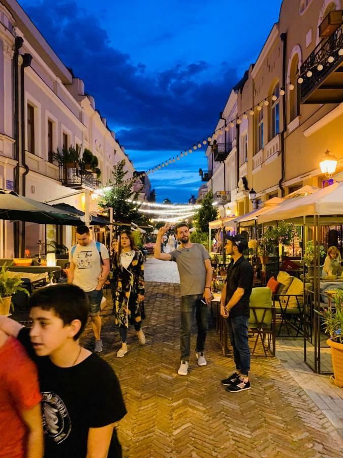 Hostel Four Season Tbilisi Zewnętrze zdjęcie