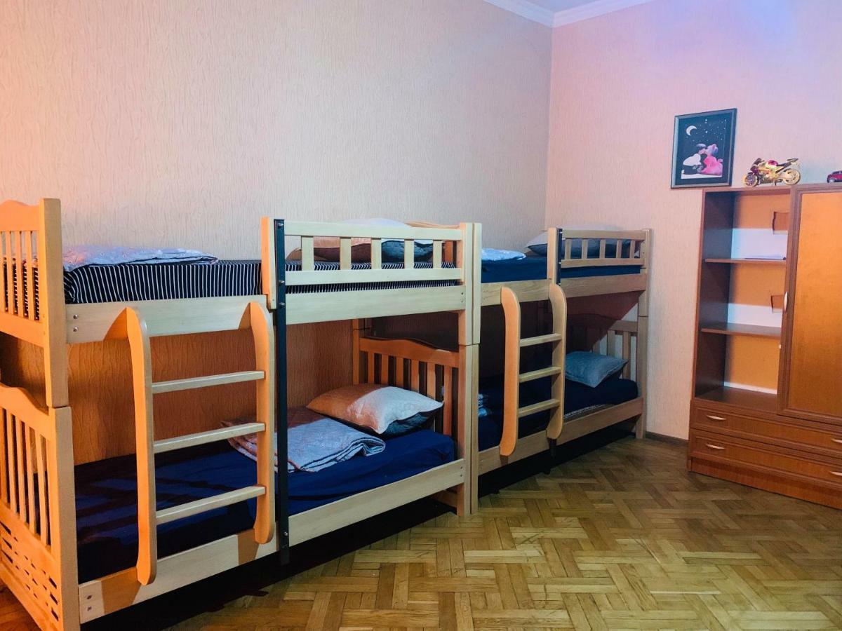 Hostel Four Season Tbilisi Zewnętrze zdjęcie