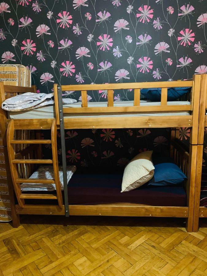 Hostel Four Season Tbilisi Zewnętrze zdjęcie