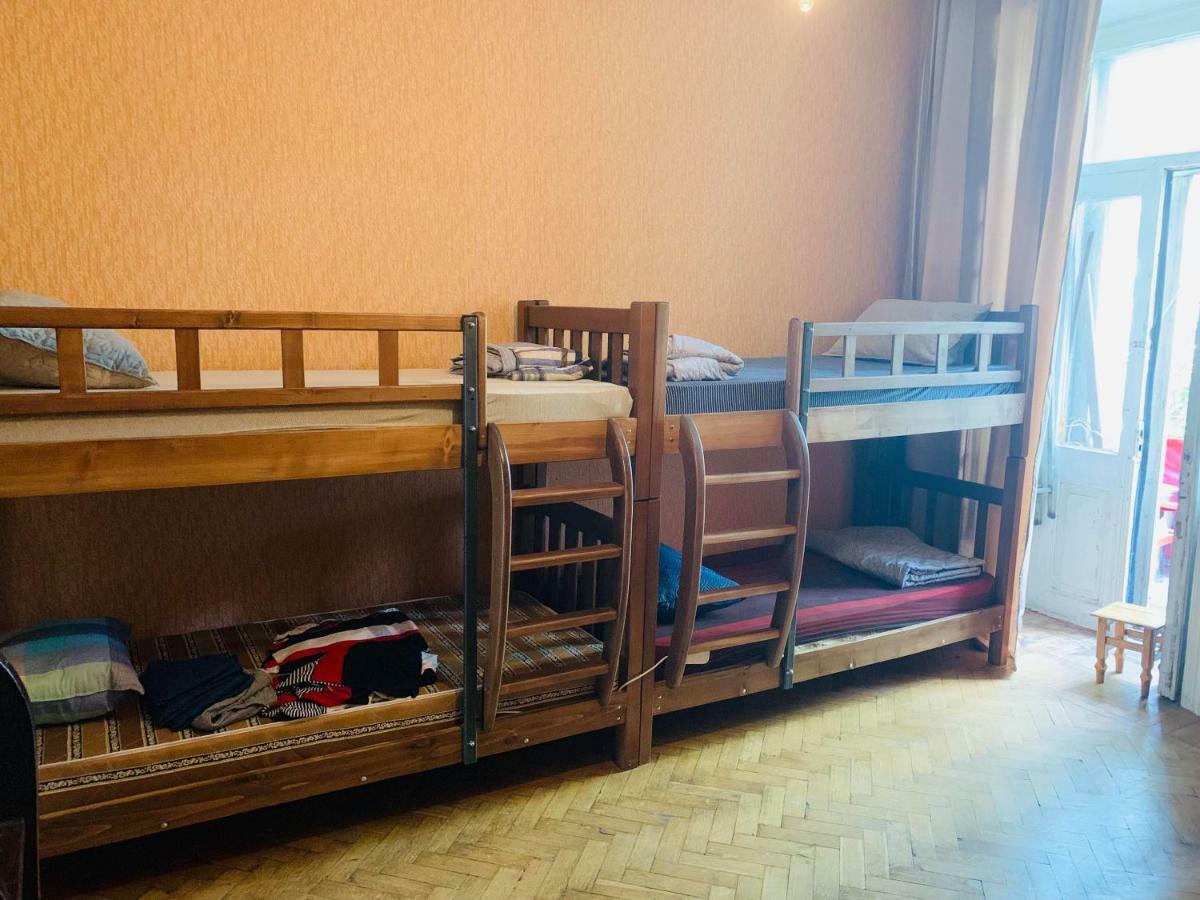 Hostel Four Season Tbilisi Zewnętrze zdjęcie